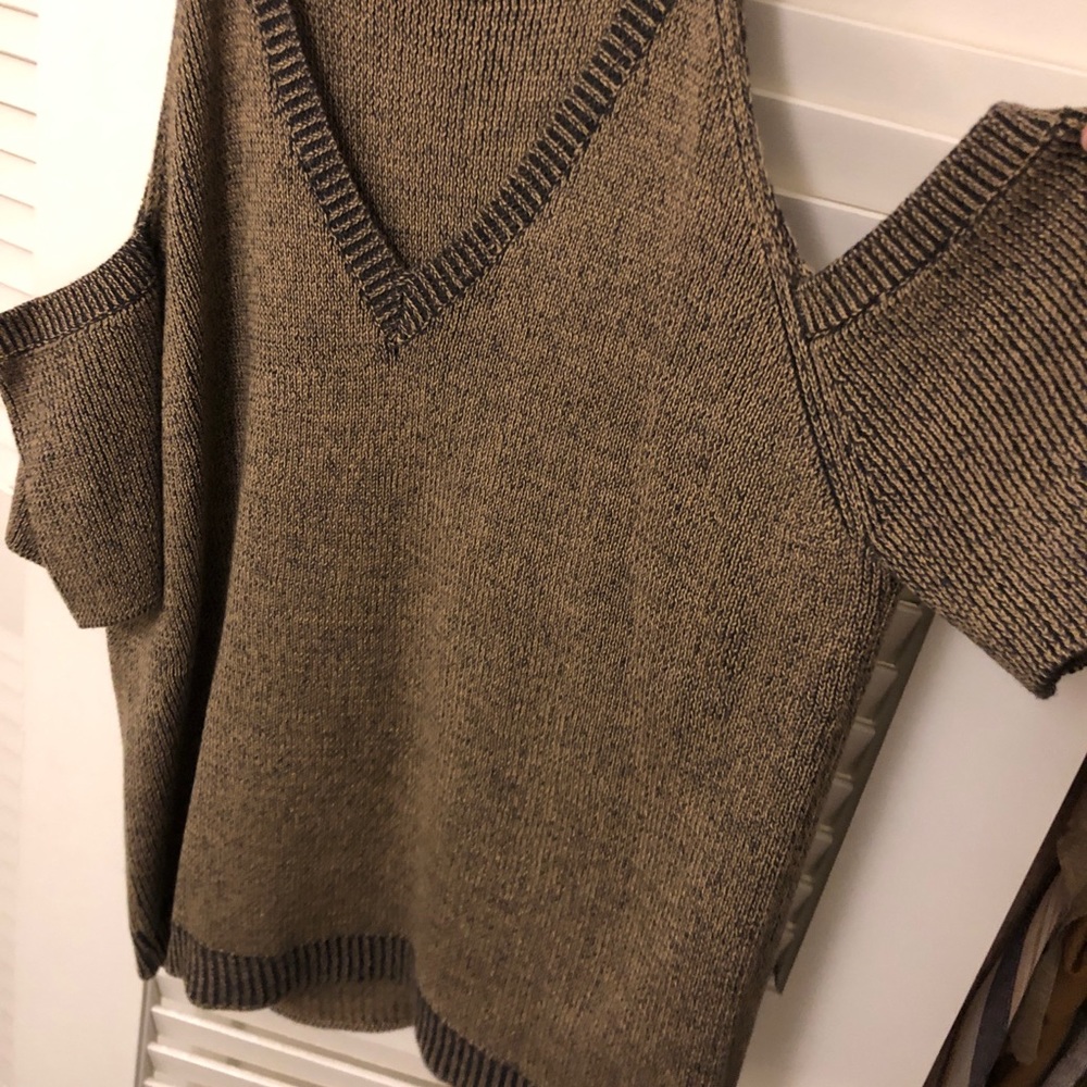 Splendid Sweater - Picture 4 of 5